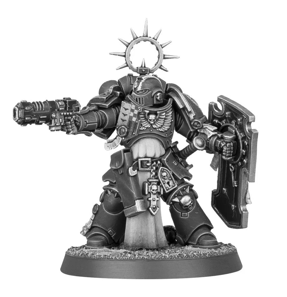 Warhammer 40000: Space Marines Lieutenant with Storm Shield