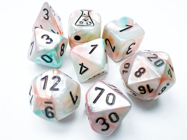 Chessex: Polyhedral 7-Die Set Lustrous Sea Shell/black Luminary (Lab Dice 6)